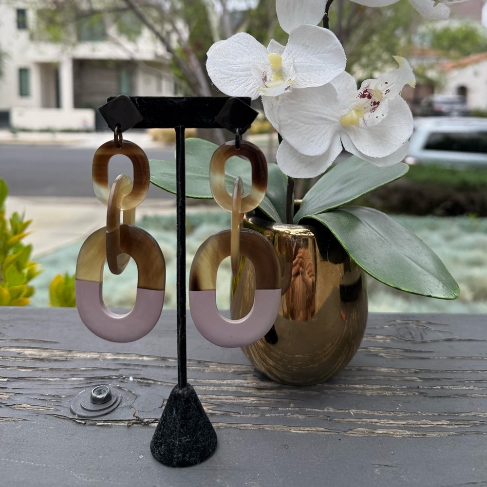 Lavender and brown buffalo horn lacquer earrings